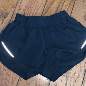 NAVY LULU SHORTS
